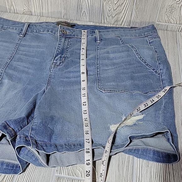 Torrid Mid Distressed Jean Shorts Womens Plus Size 26 NWT - Picture 5 of 10